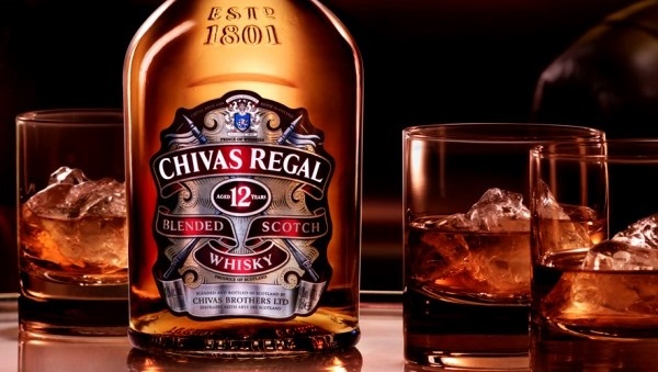 Chivas Regal 12: почему его называют «виски для офиса»?