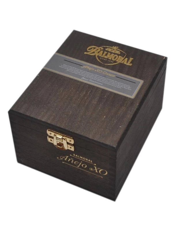 Balmoral Anejo XO Oscuro Gran Toro
