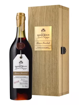 Коньяк Daniel Bouju, Reserve Familiale, wooden box 0.7 л