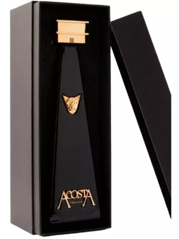 Acosta Anejo, gift box