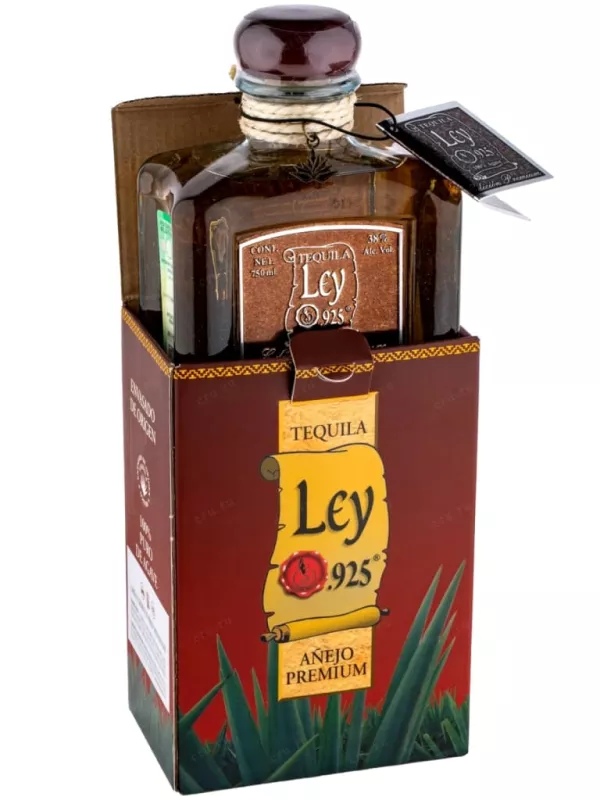 Ley 925 Anejo, gift box