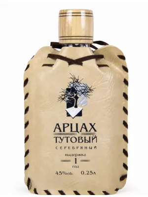 Водка Арцах Тутовый Серебряный, в кожаном чехле 0.25 л