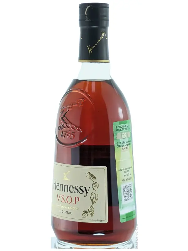 Коньяк Hennessy V.S.O.P 0.5 л — купить по цене 5 730 ₽ Хеннесси В