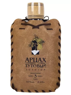 Водка Арцах Тутовый Золотой, в кожаном чехле 0.25 л
