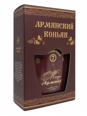 Коньяк Мать Армения 7-летний, в подарочной коробке 0.5 л