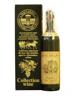 Ликерное вино Коллекционное вино Мадера Массандра, в подарочной коробке 1983, 0.7 л