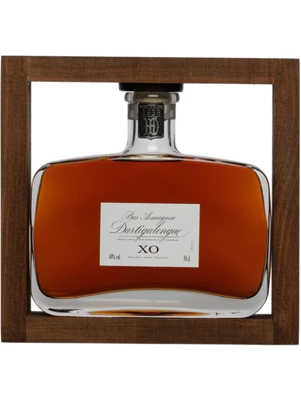 Dartigalongue XO, Bas Armagnac AOC, decanter and wooden frame