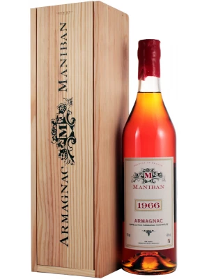 Арманьяк Castarede, Maniban Armagnac AOC wooden box 1966 0.7 л