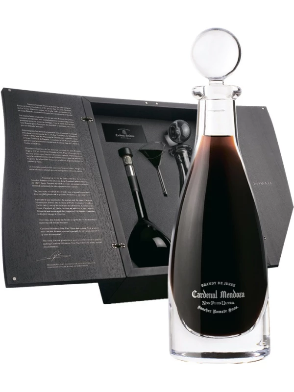 Sanchez Romate, Cardenal Mendoza Non Plus Ultra Solera Gran Reserva, gift box with decanter