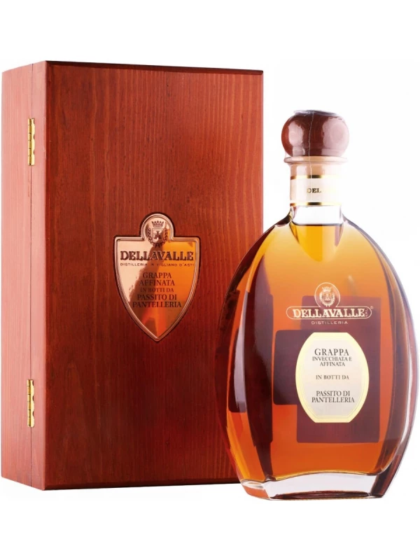 Grappa Affinata in botti da Passito di Pantelleria, gift box