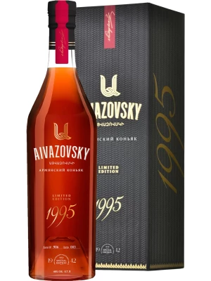 Коньяк Айвазовский Лимитед Эдишн, в подарочной коробке 1995 0.7 л