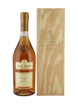 Коньяк A.E. Dor VS Selection, wooden box 1.5 л