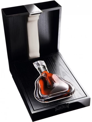 Коньяк Hennessy Richard, Crystal Decanter with gift box 0.7 л