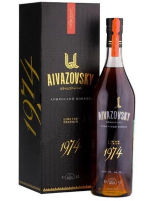 Коньяк Айвазовский Лимитед Эдишн, в подарочной коробке 1974 0.7 л