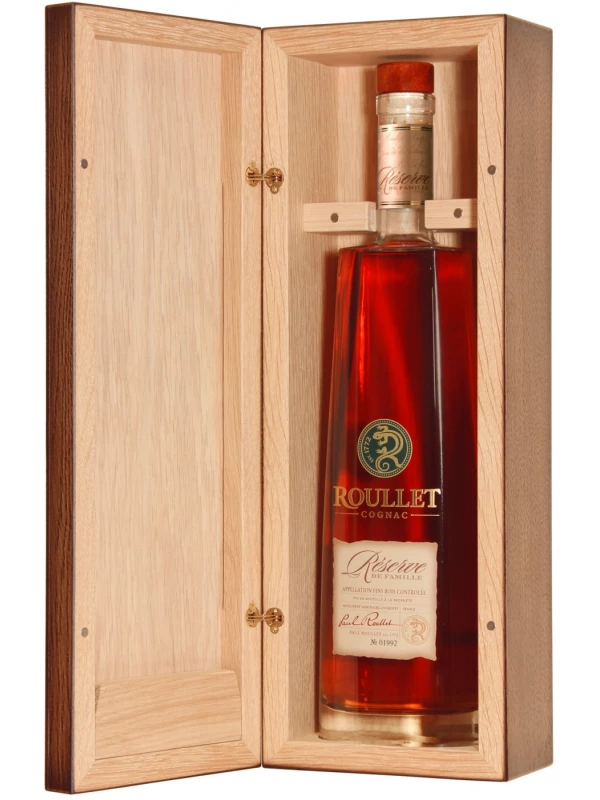 Roullet Reserve de Famille, Fins Bois AOC, wooden box