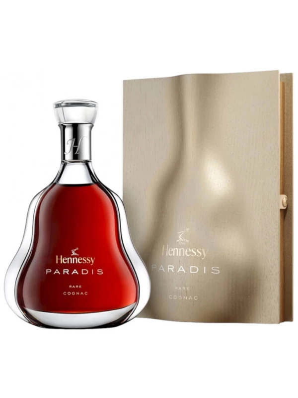 Hennessy Paradis, wooden box