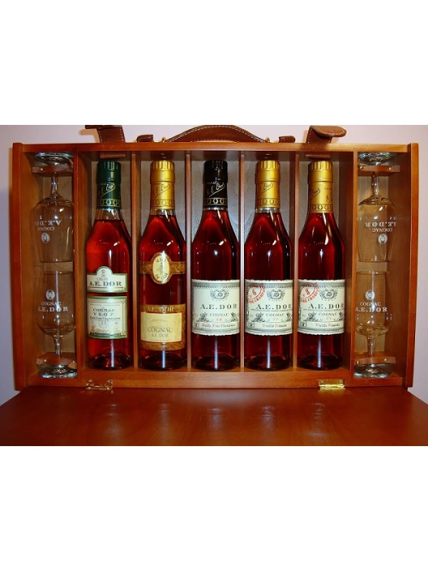 A.E. Dor Coffret Week End Set Cognac of 5 bottles with 4 glasses, in wooden case