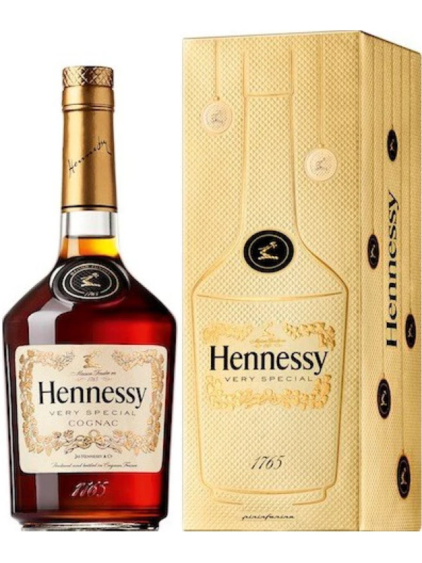 Hennessy V.S., with box