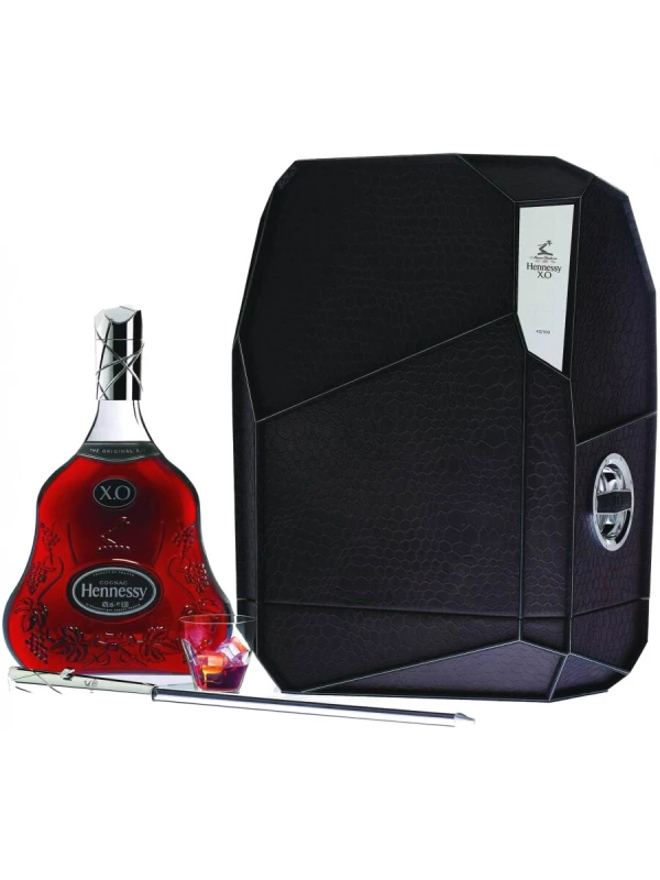 Hennessy X.O., gift box with 6 glasses and dispenser