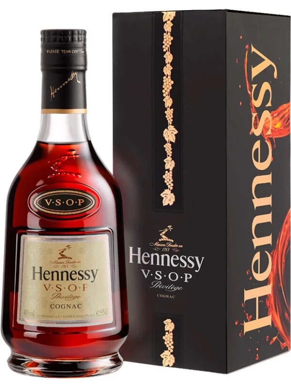 Hennessy V.S.O.P, with gift box