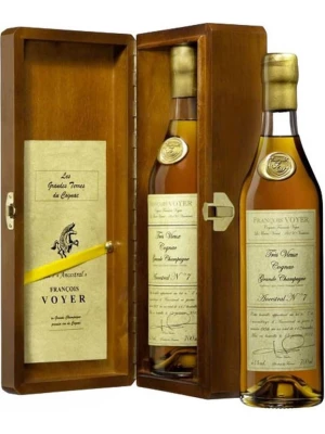 Коньяк Francois Voyer, Ancestral №7 Grande Champagne, Premier Cru de Cognac, wooden box 0.7 л