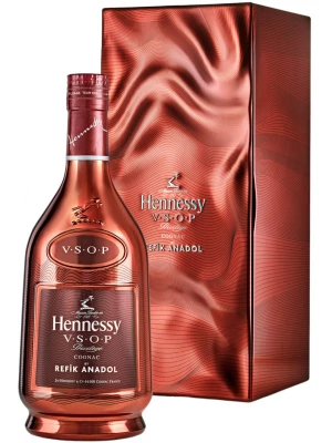 Коньяк Hennessy VSOP, Limited Edition by Refik Anadol, gift box 0.7 л