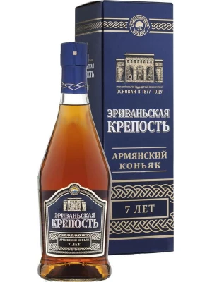 Коньяк Эриваньская крепость 7 лет, в подарочной коробке 0.5 л