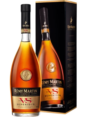 Коньяк Remy Martin VS, gift box 0.7 л