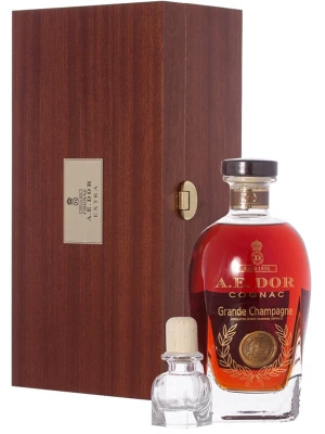 Коньяк A.E.Dor Extra, wooden box 0.7 л