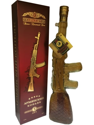 Коньяк Армянский Коньяк 5 звезд, в подарочной коробке (Автомат) 0.5 л
