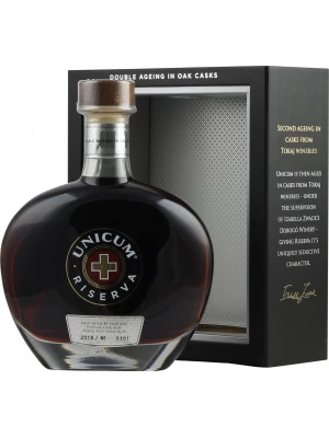 Ликер Zwack, Unicum Riserva, gift box 0.7 л