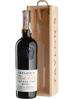 Портвейн Taylor's, Quinta de Terra Feita Vintage Port wooden box 2005 0.75 л