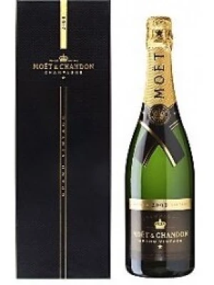 Moet & Chandon Brut Vintage 2000 in gift box 0.75 л 2000