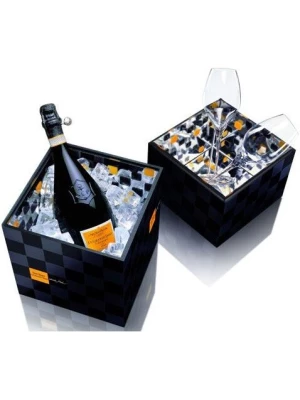 Veuve Clicquot La Grande Dame 1998 by Andree Putmanin gift box 0.75 л 1998