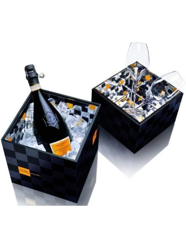 Veuve Clicquot La Grande Dame 1998  by Andree Putmanin gift box