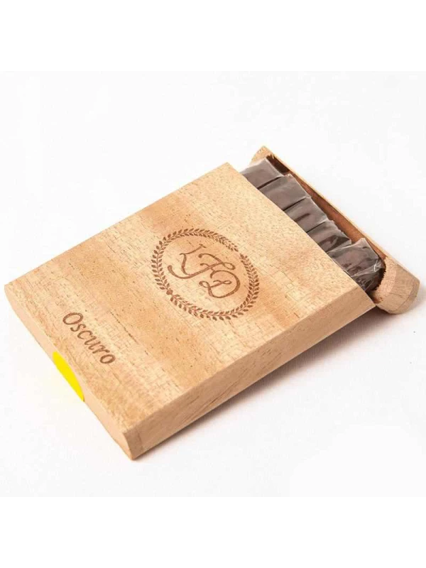 La Flor Dominicana Carajos Oscuro