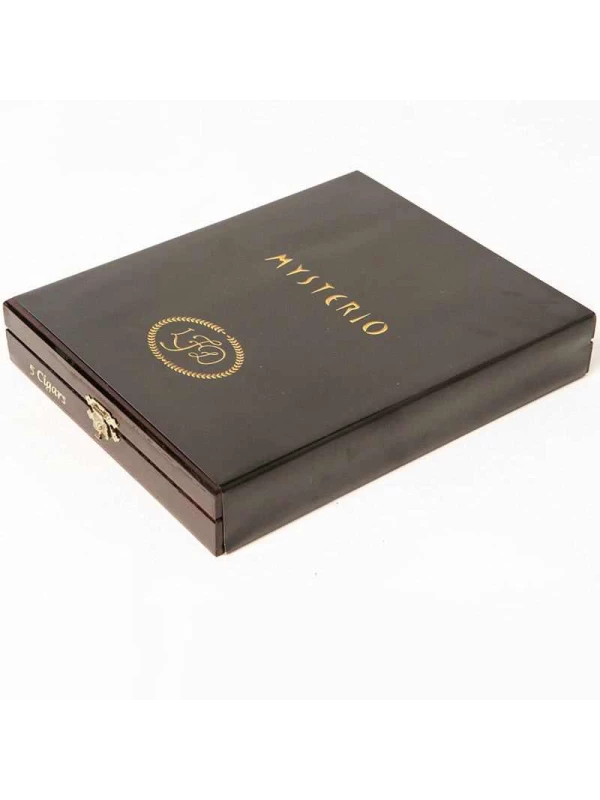 La Flor Dominicana Ligero Mysterio