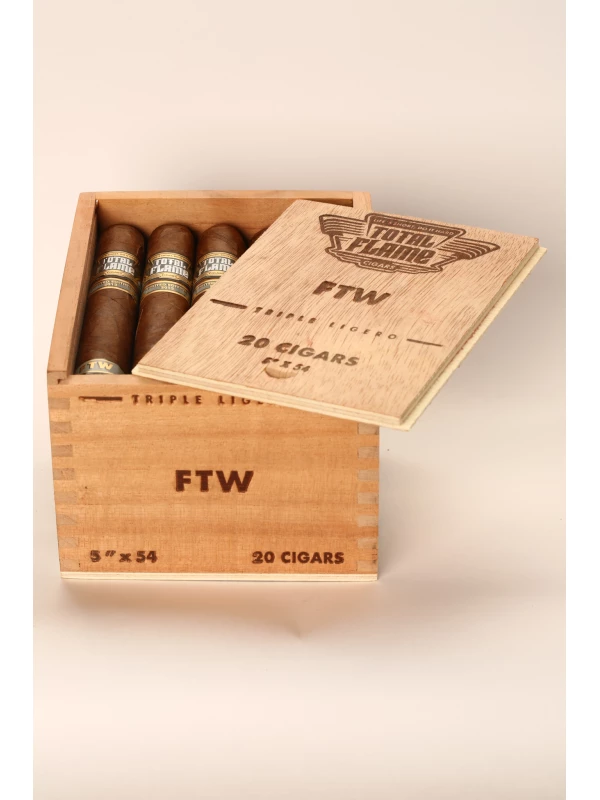 Total Flame FTW Robusto