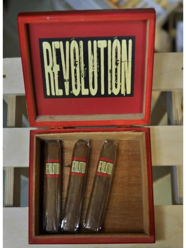 Te-Amo Revolution Robusto