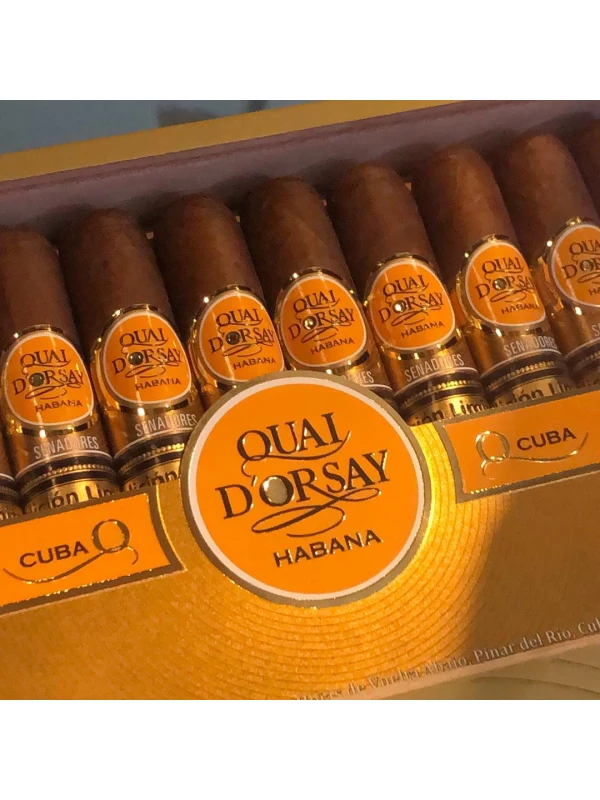 Quai D’Orsay Senadores Ediciones Limitada 2019