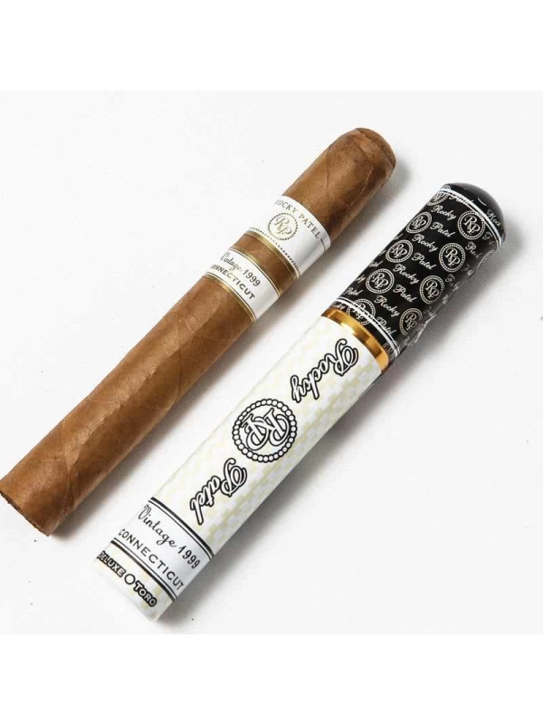 Rocky Patel Vintage 1999 Deluxe Toro Tubos