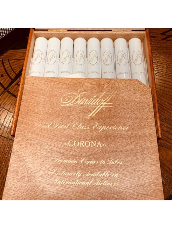 Davidoff a First Class Experience Corona Tubos