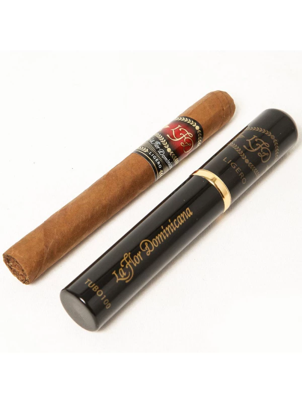 La Flor Dominicana Ligero L 100 Tubos