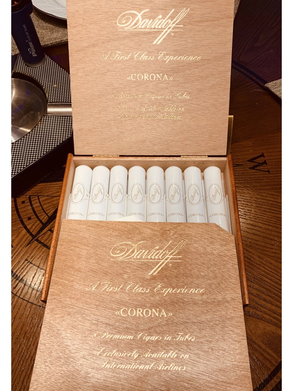 Davidoff a First Class Experience Corona Tubos