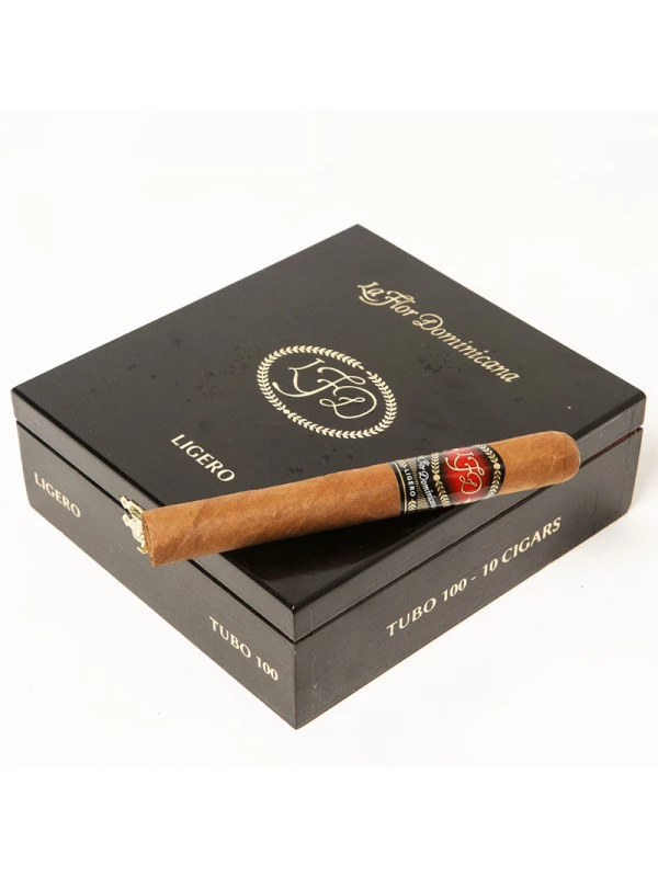 La Flor Dominicana Ligero L 100 Tubos