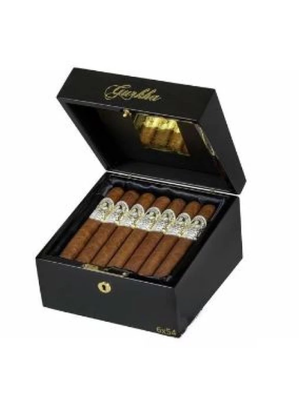 Gurkha Treinta 30th Anniversary Toro