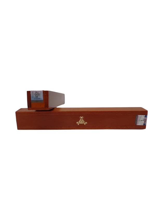 Montecristo A
