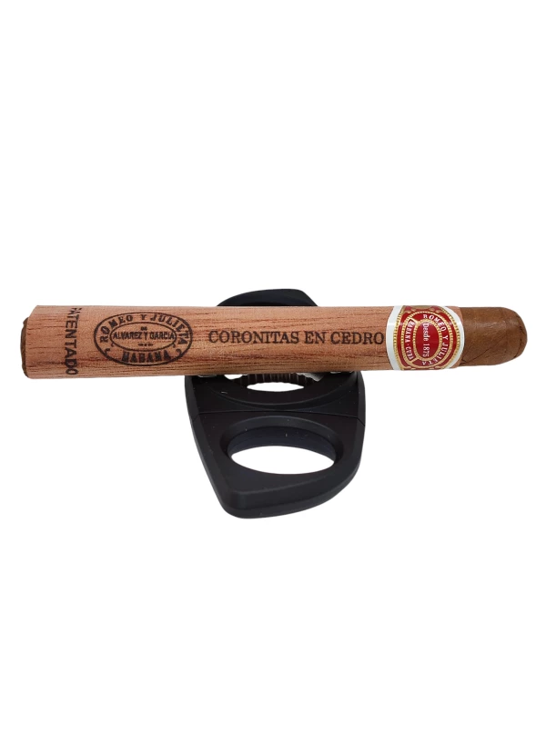 Romeo y Julieta Coronitas en Cedro