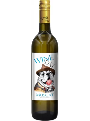 Вино Wine Day Muscat 0.75 л