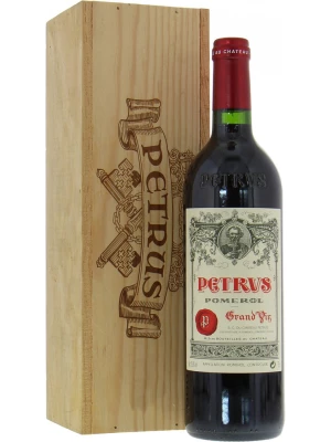 Вино Petrus, Pomerol AOC wooden box 2011, 0.75 л